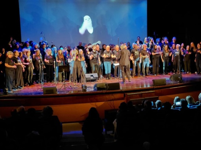 “United Gospel 2026: Cento voci, un solo cuore” ha riempito il Teatro Rosmini