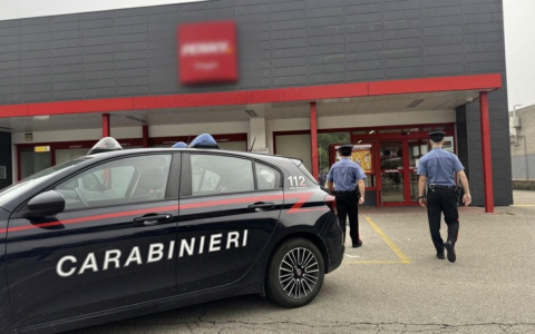 Oleggio e Bellinzago, furti nei supermercati con borse schermate: arrestate tre donne
