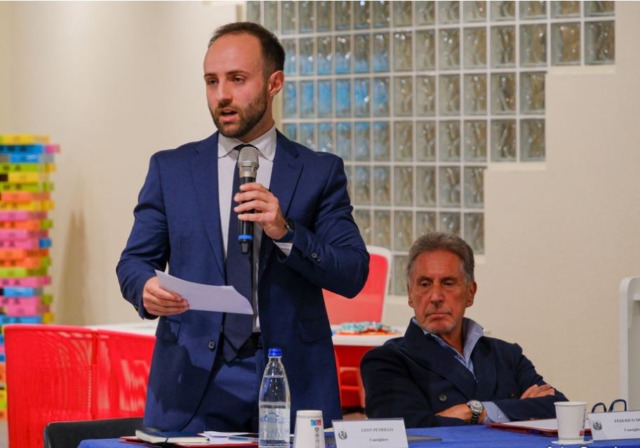 Pace fatta ad Arona tra Monti e Petrillo dopo le tensioni in Consiglio