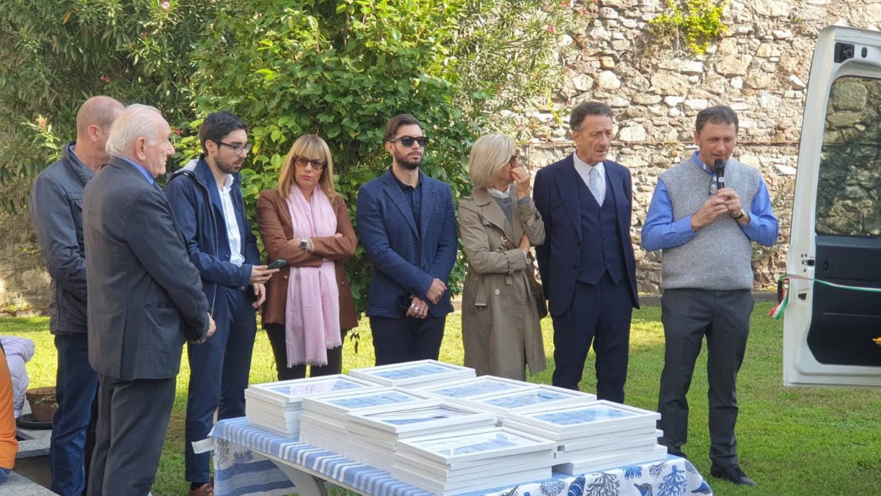 Nuovo pulmino per il Centro Brum di Arona