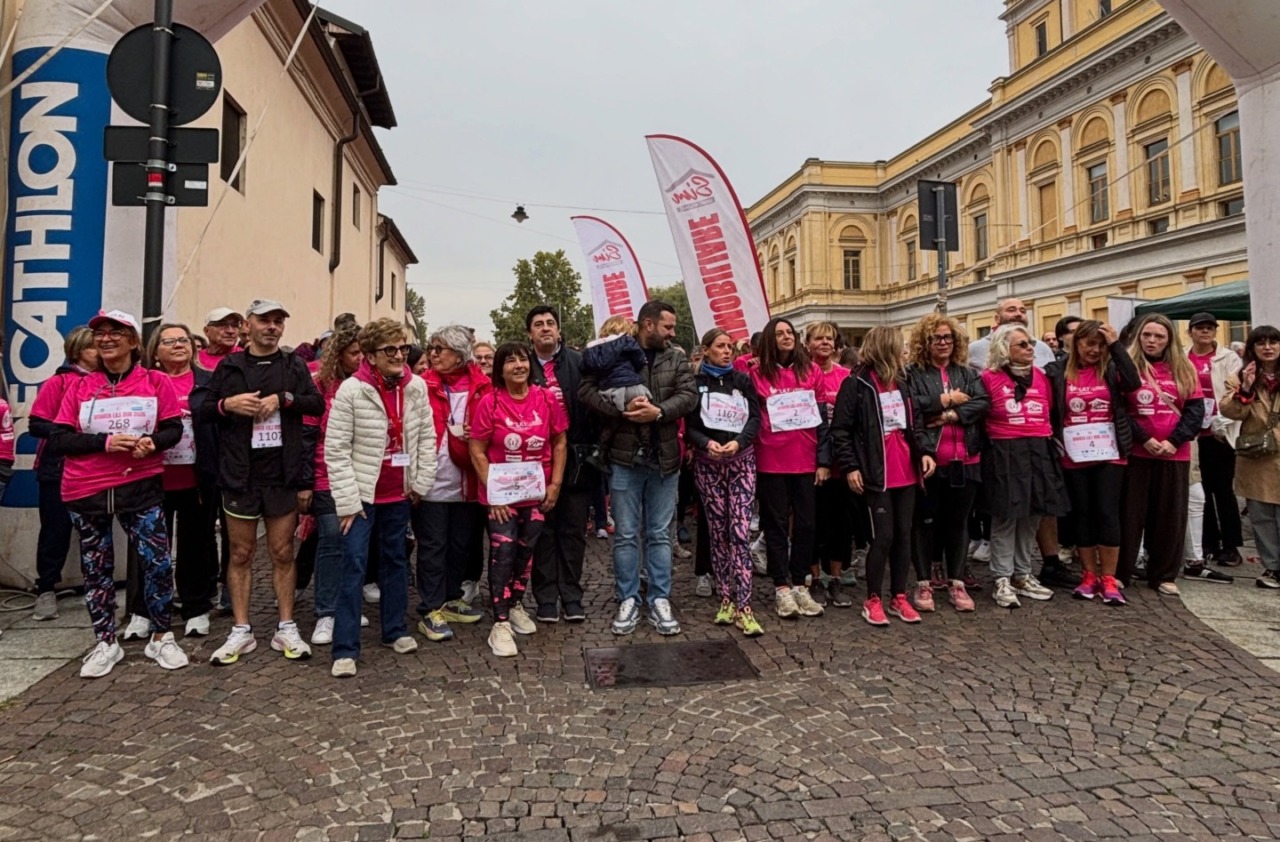 Novara, l’onda rosa della Women LILT Run ha invaso la città